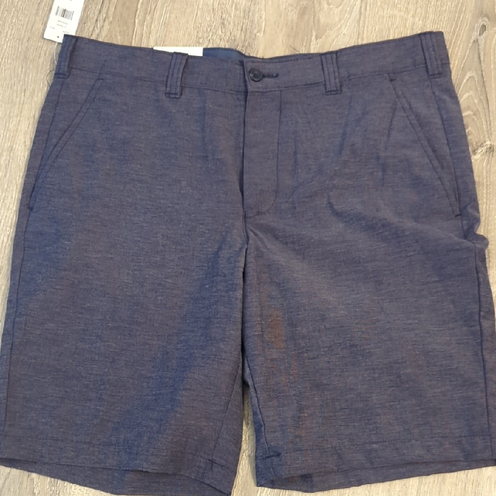 Izod golf straight Navy shorts size 32